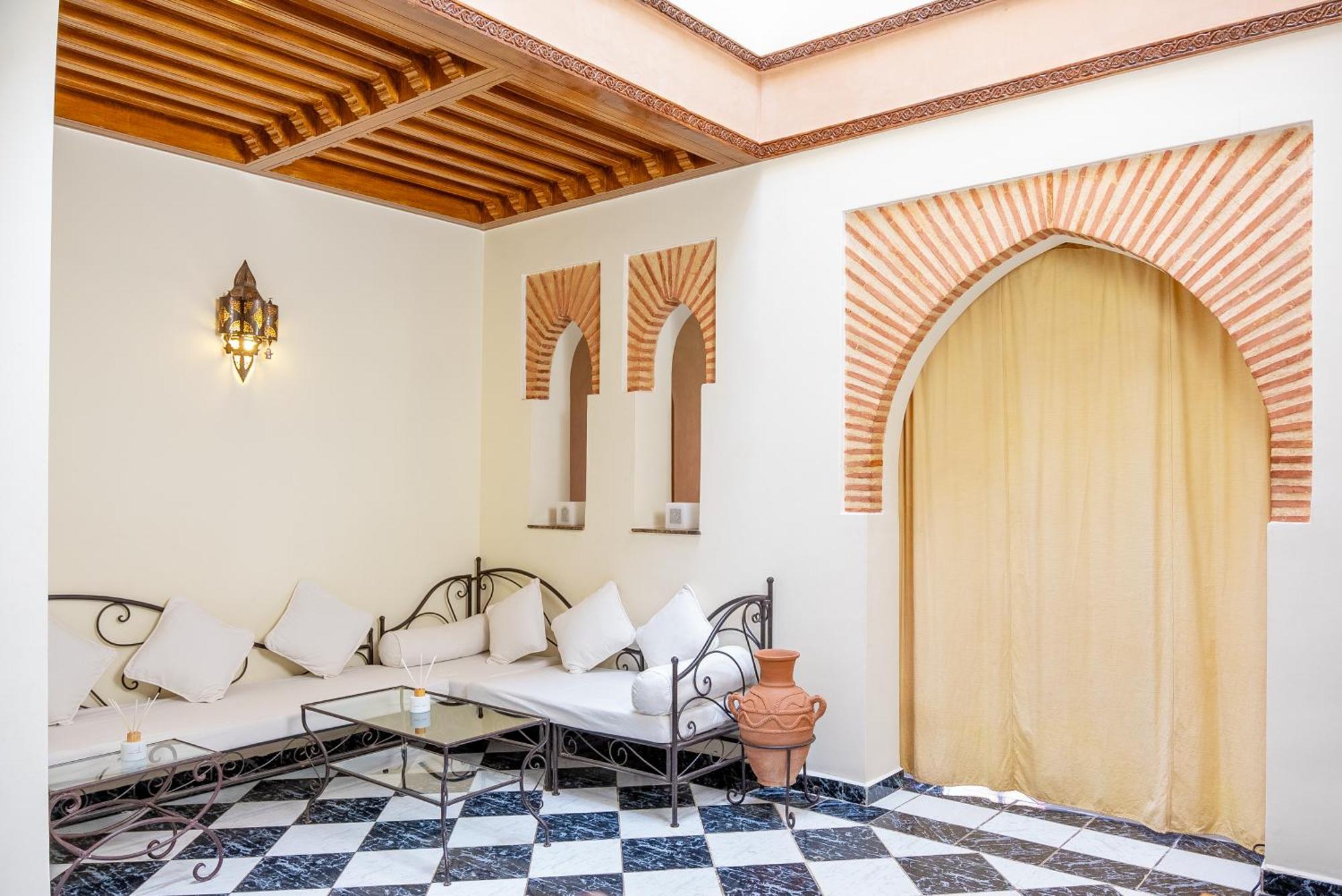 Riad The Moroccans Pool And Terrace Маракеш Екстериор снимка